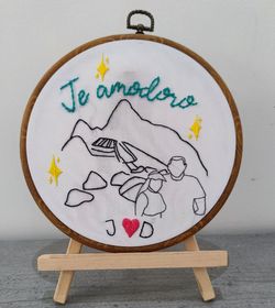 side image for Bordado personalizado en 20 cm con decoración  - 1
