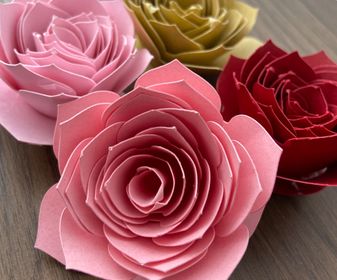 side image for Flor para topo de bolo personalizada ou Objeto 3D - 3