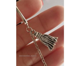 side image for Pulsera plateada con dije - 1