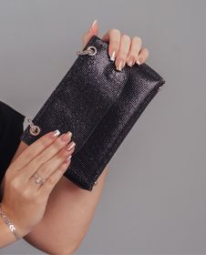 side image for Bolsa preta brilhosa  - 2