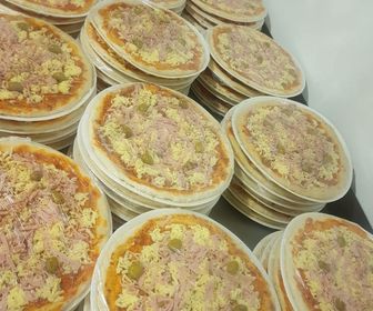 side image for Pizza party  - 3