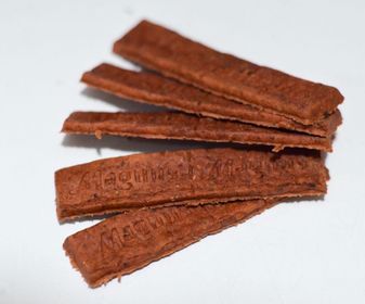 side image for Bifinho Magnus Mastigáveis Sabor Carne para Cães a UNIDADE - 1