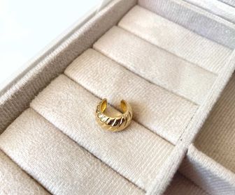 side image for Piercing Fake Croissant - 1