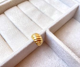 side image for Piercing Fake Croissant - 1