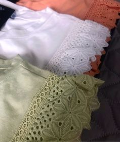 side image for T-Shirt Malha com detalhes em Laise - 3