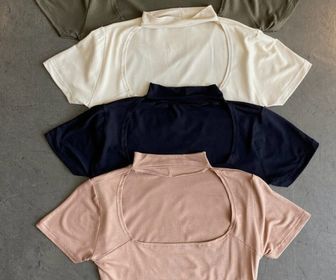side image for Top camelia con choker - 1