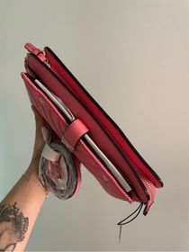 side image for Crossbody VS  - 3
