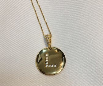 side image for Pingente medalha letra L cravejada  - 1