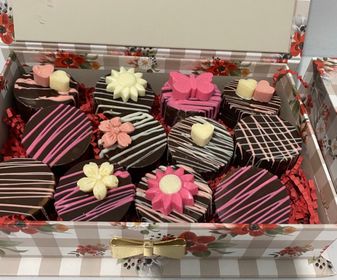side image for Chocolate Covered Oreos - 1
