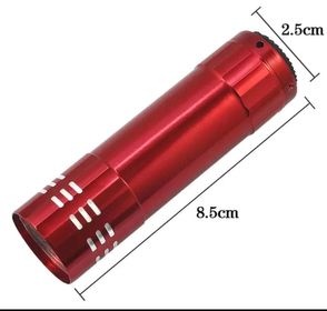 side image for Mini lanterna ultra violeta
9 LEDs UV +pilhas AAA - 2