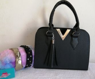 side image for V-Black - 4