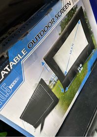 Pantalla inflable para exteriores
