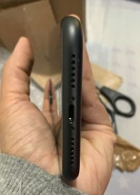 side image for iPhone 11. 64gb Preto  - 2