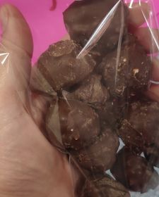 side image for Bombom Amendoim - 2