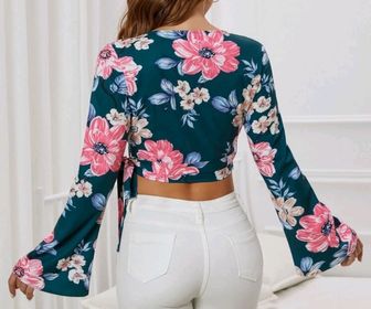 side image for Blusa floral manga de campana  - 1