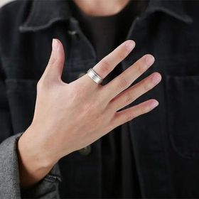 side image for Anillo Giratorio de Oro 18K con Grabado Personalizado - 4