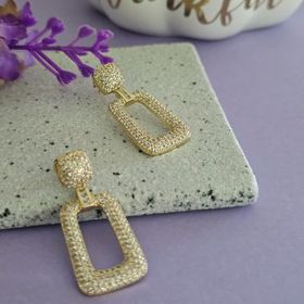 side image for "Pendientes colgantes de oro y diamantes  con cortes cuadrados" - 1