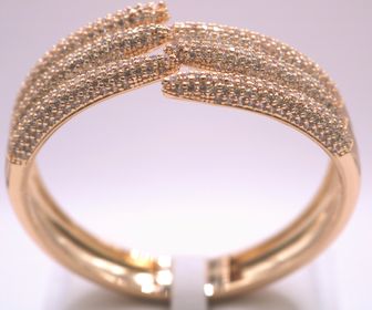 side image for BRACELETE GARRAS BANHADO A OURO 18K CRAVEJADO COM MICROZIRCONIAS CRISTAL.  - 1