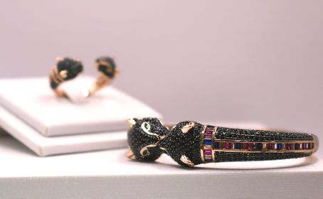 side image for KIT PANTERA ANEL E BRACELETE BANHADO A OURO 18K COM MICROZIRCONIAS COLORIDAS - 5