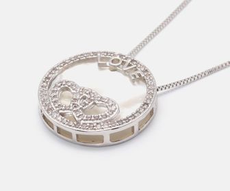 side image for COLAR BANHADO A RODIO COM PINGENTE CIRCULAR "LOVE" CRAVEJADO COM MICRO ZIRCÔNIA E BASE DE MADREPEROLA - 2