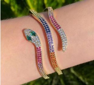 side image for BRACELETE COBRA BANHADO A OURO 18K CRAVEJADO COM MICRO ZIRCÔNIAS COLORIDAS - 3