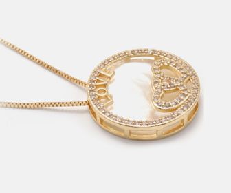 side image for COLAR BANHADO A OURO 18K COM PINGENTE CIRCULAR "LOVE" CRAVEJADO COM MICRO ZIRCÔNIA E BASE DE MADREPEROLA - 4