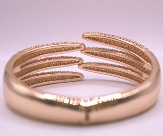 side image for KIT BRACELETE E ANEL GARRAS BANHADO A OURO 18K CRAVEJADO COM MICROZIRCONIAS CRISTAL.  - 3