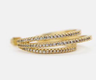 side image for BRINCO ARGOLA 3 FIOS BANHADO A OURO 18K  CRAVEJADO COM MICRO ZIRCÔNIAS CRISTAIS - 3