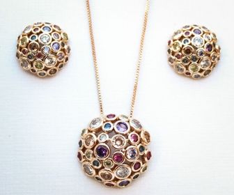 side image for CONJUNTOS DE COLAR E BRINCO BOLAS COLORIDAS BANHADO A OURO 18K  - 1