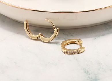 side image for BRINCO ARGOLINHAS PARA TRIO BANHADO A OURO 18K  CRAVEJADO COM MICRO ZIRCÔNIA CRISTAL - 4