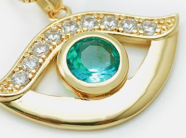side image for COLAR BANHADO A OURO 18K COM PINGENTE DE OLHO PEDRA VERDE DE VIDRO LAPIDADO CRAVEJADO COM MICRO ZIRCÔNIAS - 2