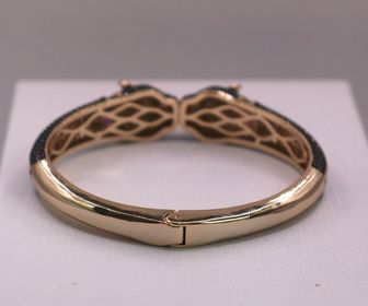 side image for BRACELETE PANTERA BANHADO A OURO 18K CRAVEJADO COM MICROZIRCONIAS COLORIDAS - 2