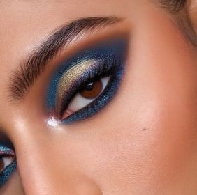 side image for Glam Eyeshadow Quad

 Party Glam - 5