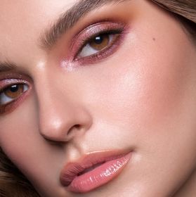 side image for Glam Eyeshadow Quad Rosy Glam - 4