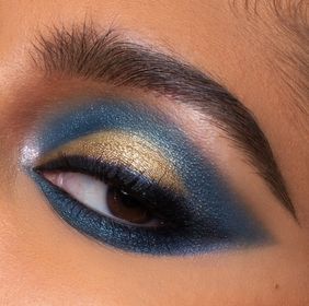 side image for Glam Eyeshadow Quad

 Party Glam - 4