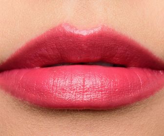 side image for Hold On 
Lipstick MAC Cremesheen  - 4