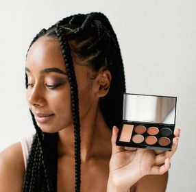 side image for Eye love medium warm Eyeshadow Palette - 3