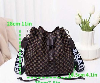 side image for Bolso tipo drawstring K&B1980 importado - 2