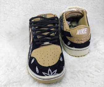 side image for SB Dunk Travis Scott 1 - 3