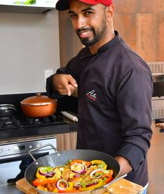 side image for HOME CHEF - O Chef em sua casa p/ até 10 pessoas - 1