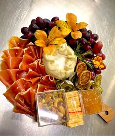 side image for Grazing Table Brie Folhado (serve até 3 pessoas)  - 3