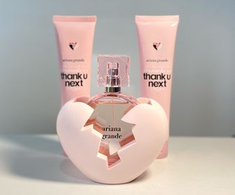 side image for Estuche Thank U Next Ariana grande  - 1