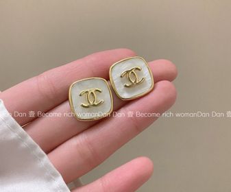 side image for Chanel arete - 2
