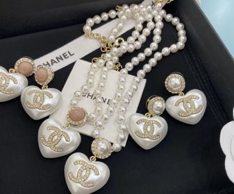 side image for Chanel collar - 5