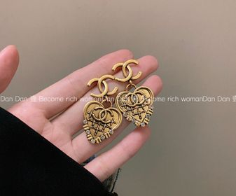 side image for Arete Chanel - 1
