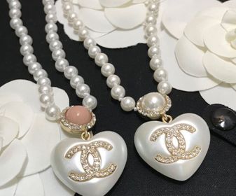 side image for Chanel collar - 2