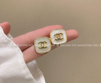 side image for Chanel arete - 3