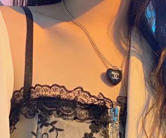 side image for Chanel collar - 4