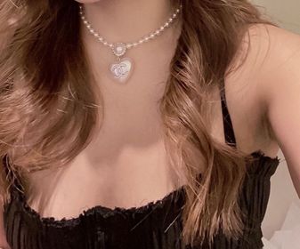 side image for Chanel collar - 3
