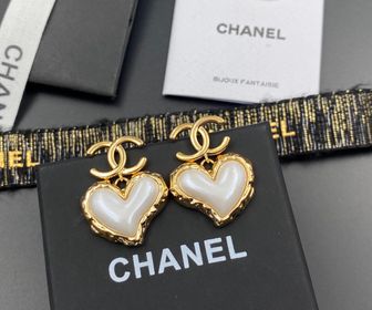 side image for Chanel arete - 1